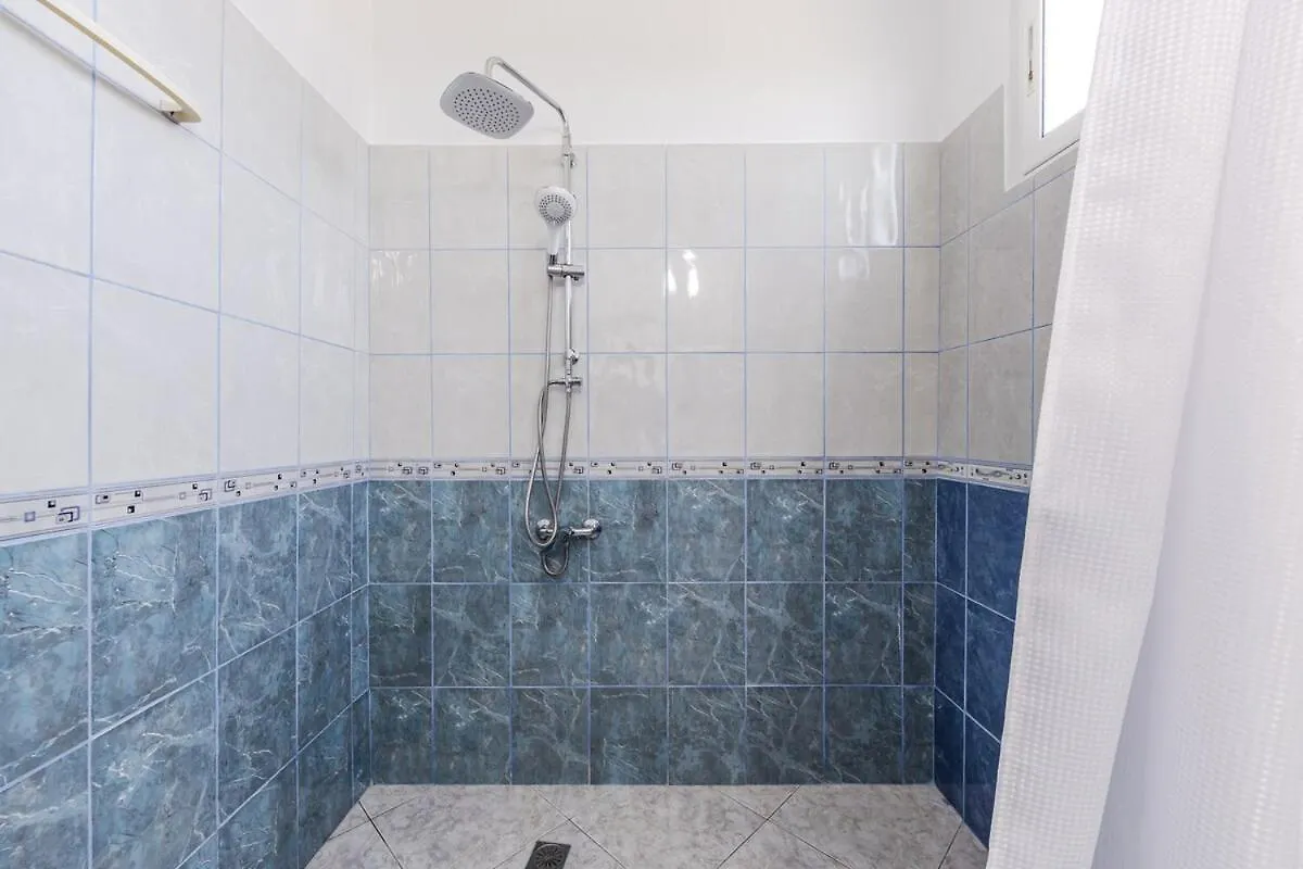 1Br Apartment With Mountain Views Golem