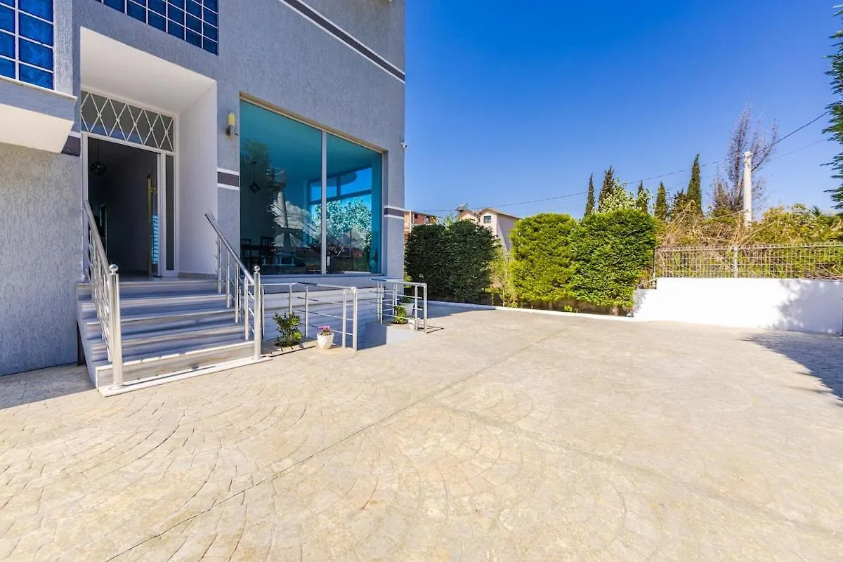 1Br Apartment With Mountain Views Golem Golem (Tirana)